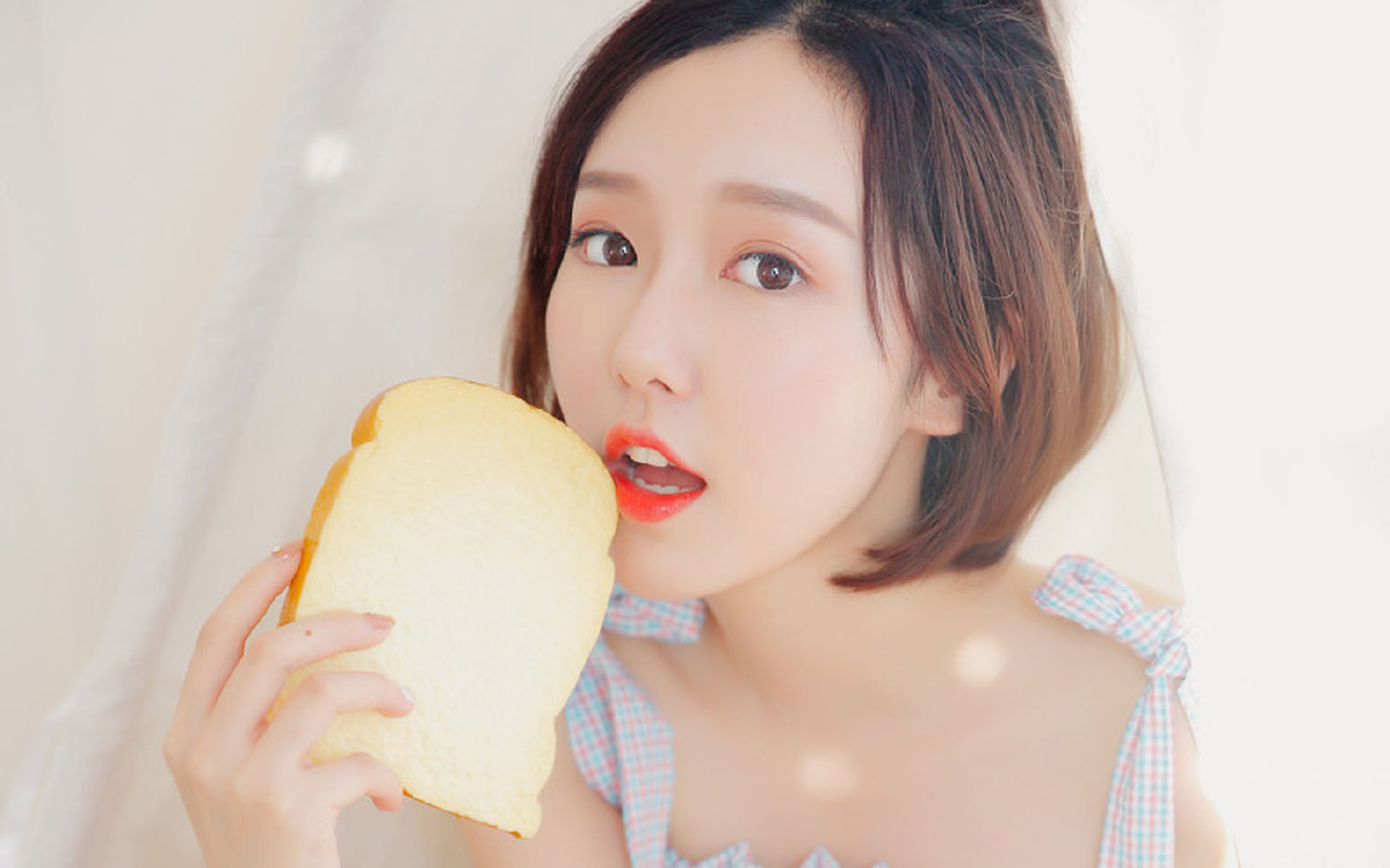 夜幕下的水上灯光秀,融合科技的运动新体验,水上灯光秀文案