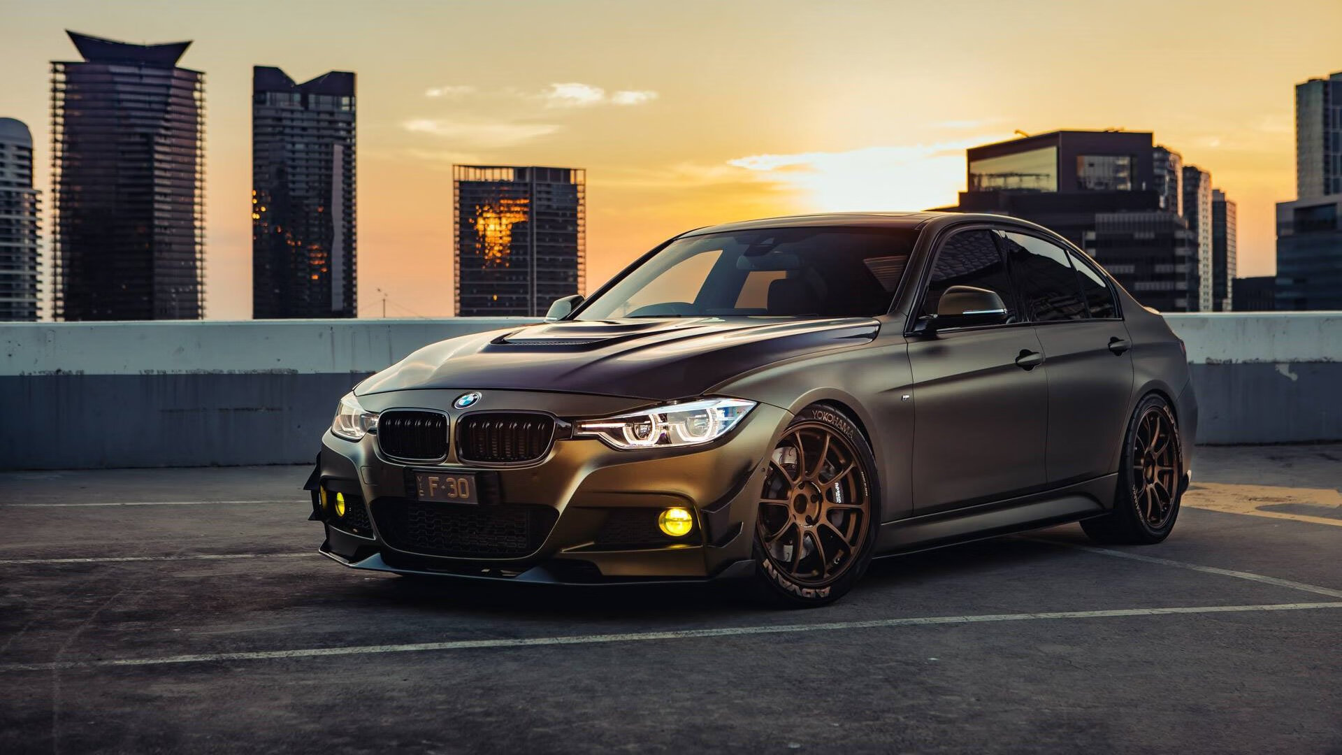 LEYU SPORTS中国官方网站-明星对决：张伟爆砍30+，场上表现抢眼！，明星看张伟丽比赛