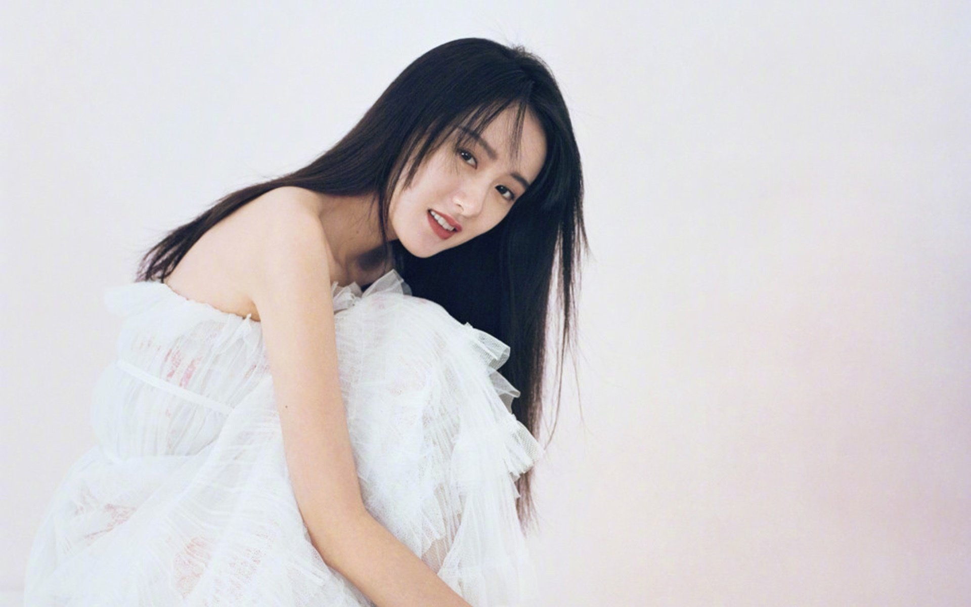 迪拜红星引援效果显著,逆袭晋级八强,迪拜订购365台红旗