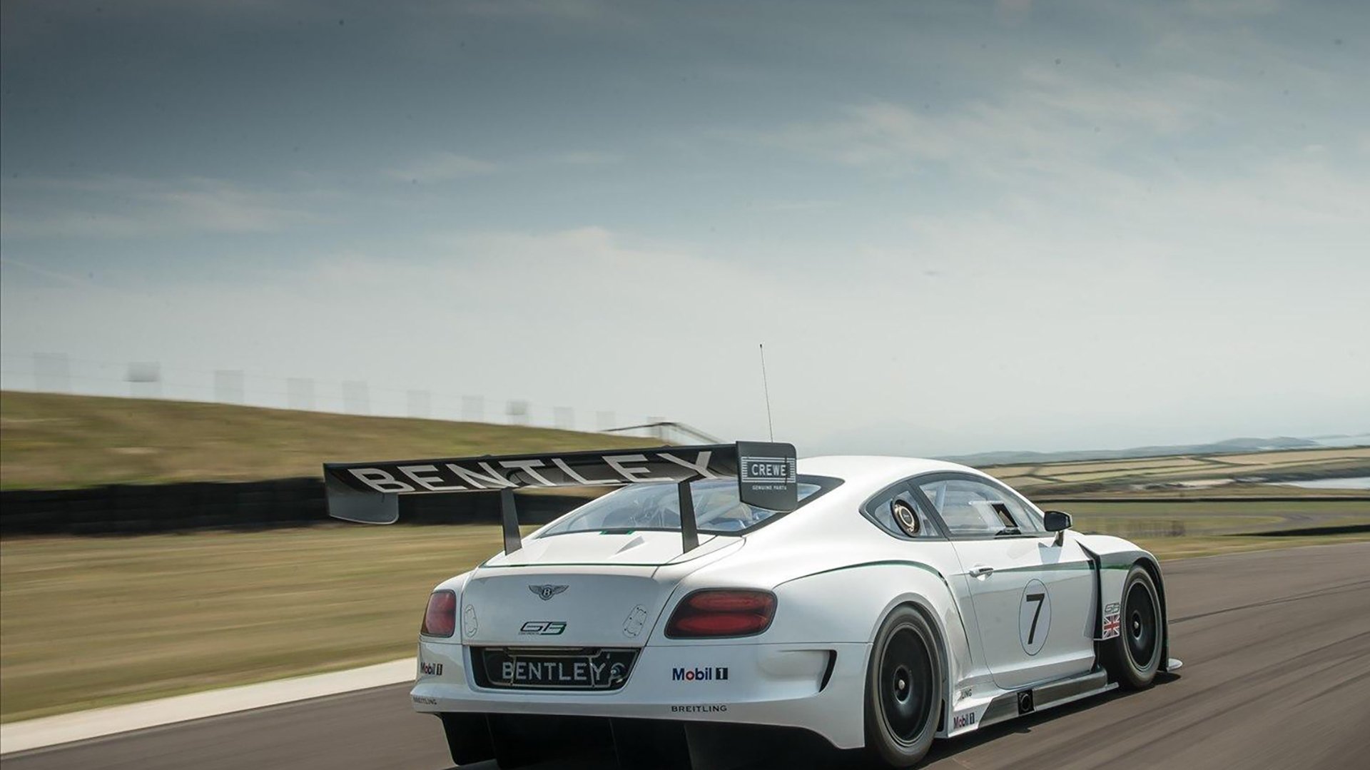 乐鱼体育APP官方下载-压迫战术覆盖面积是否影响后场长传精度，压迫防守是什么意思